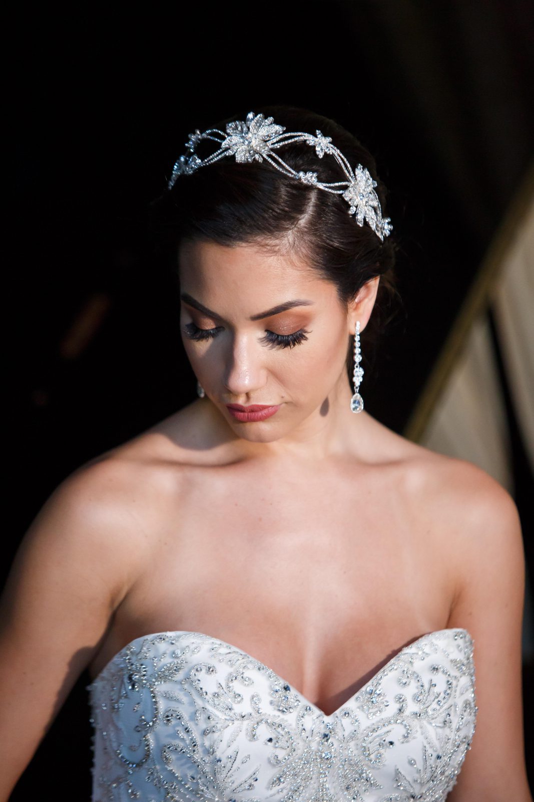 M 1157 - Maritzas Bridal Veils Inc