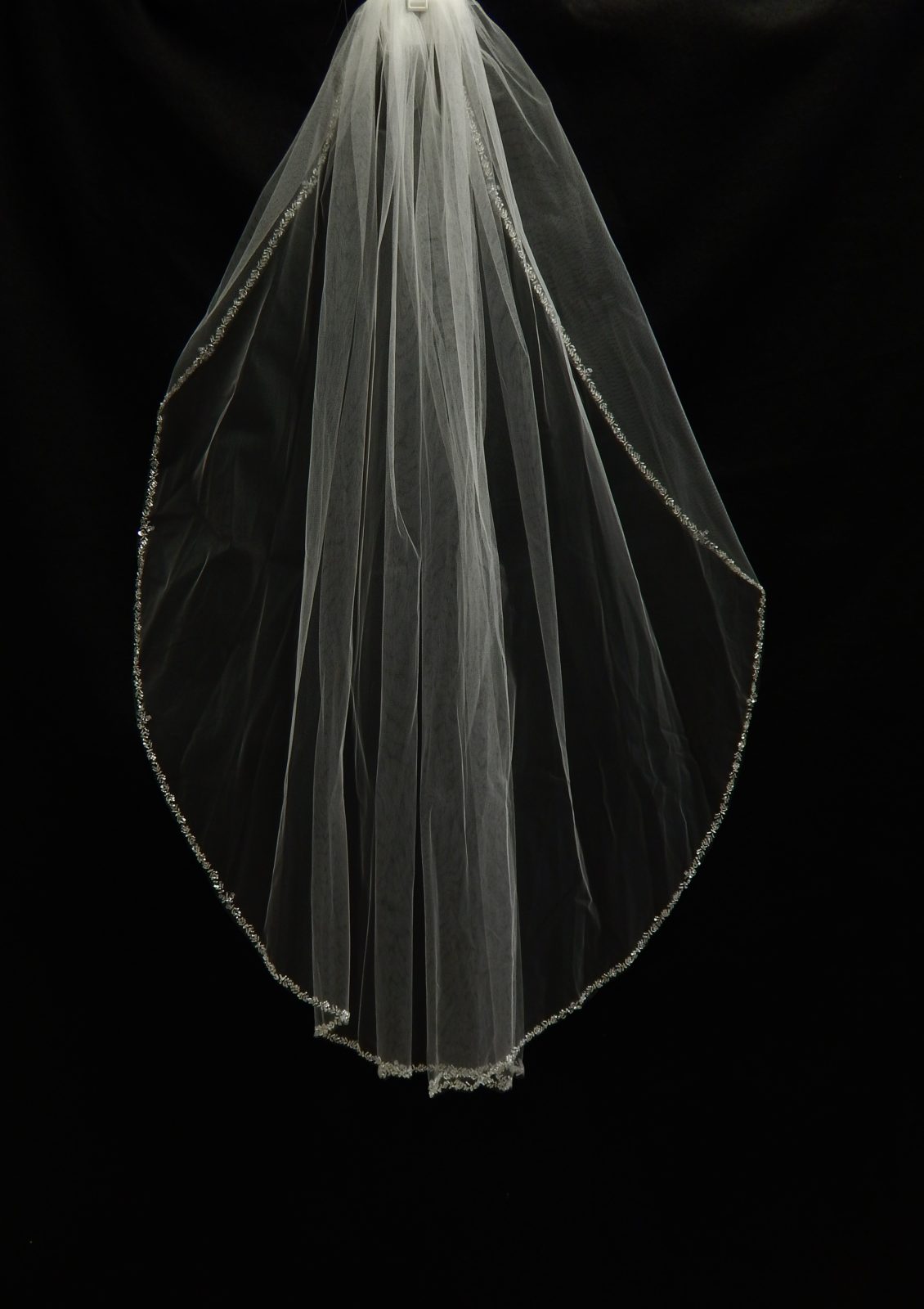 P624 - Maritzas Bridal Veils Inc