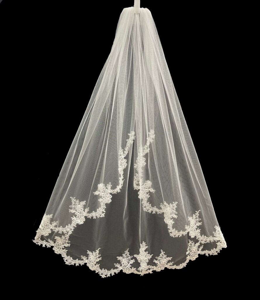 EB9243 - Maritzas Bridal Veils Inc