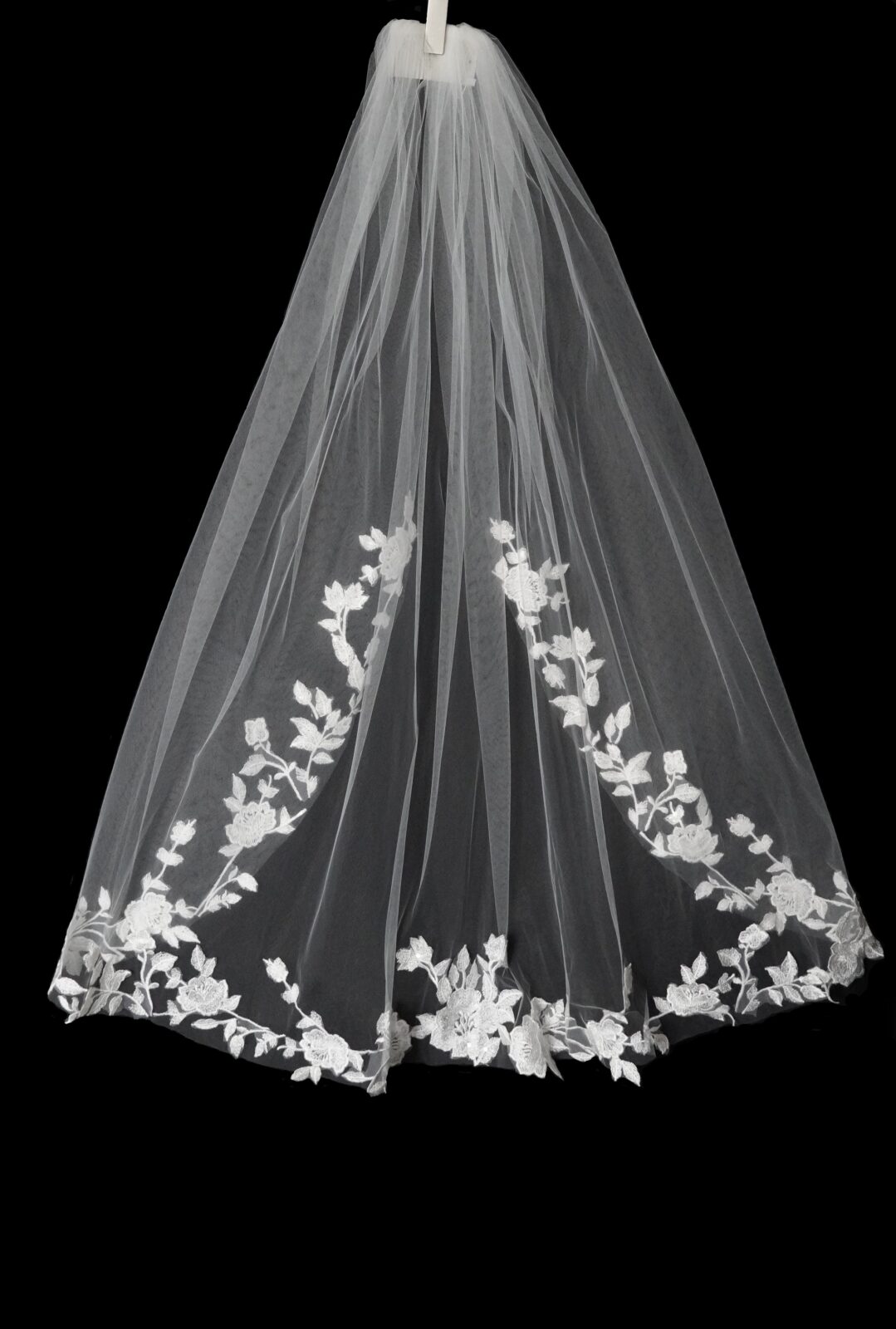 V590 - Maritzas Bridal Veils Inc