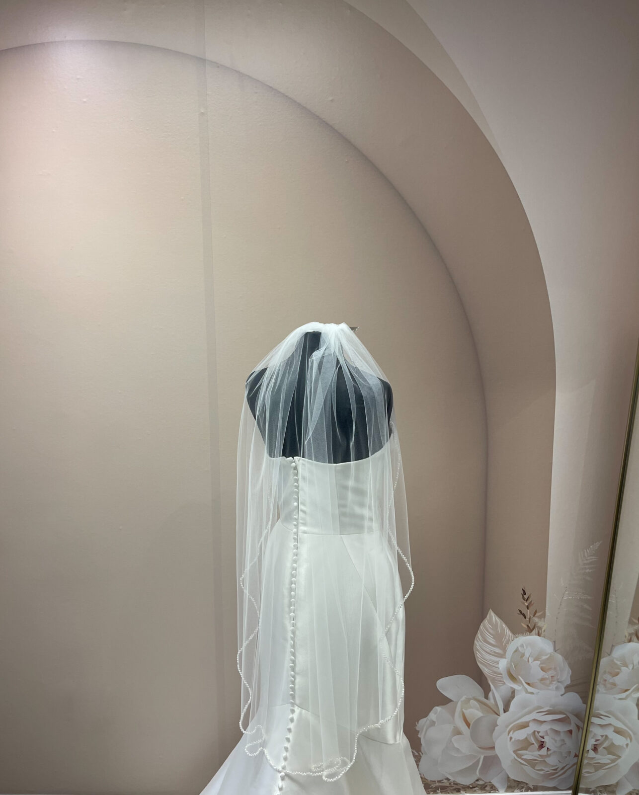 V741 - Maritzas Bridal Veils Inc