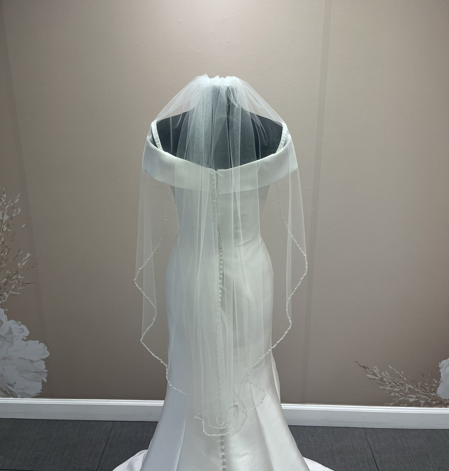 V724 - Maritzas Bridal Veils Inc